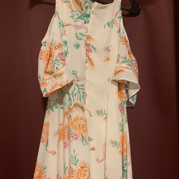 A semi fancy dress. Currently on hold. - Picture 2 of 3